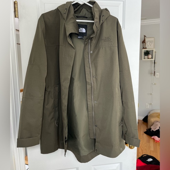 North face rain jacket - Picture 2 of 5